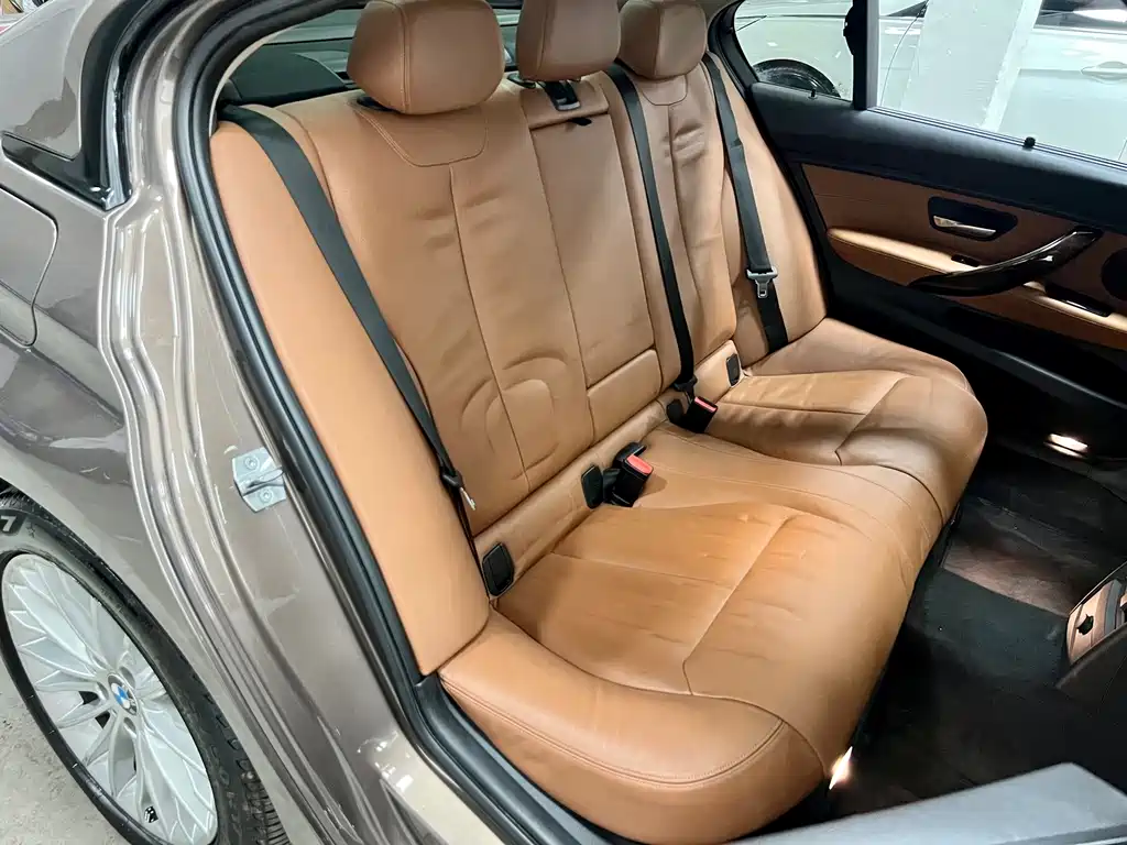 BMW 3 Series — миниатюра 12