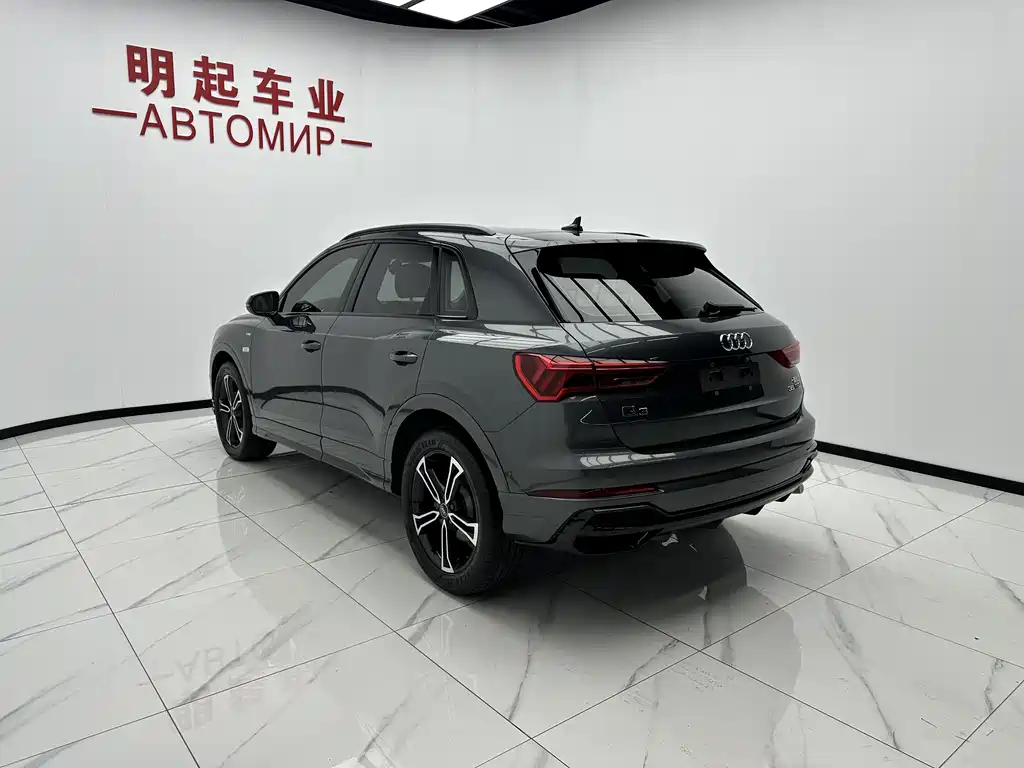 Audi Q3 2023 35 TFSI Fashion (1.4T)