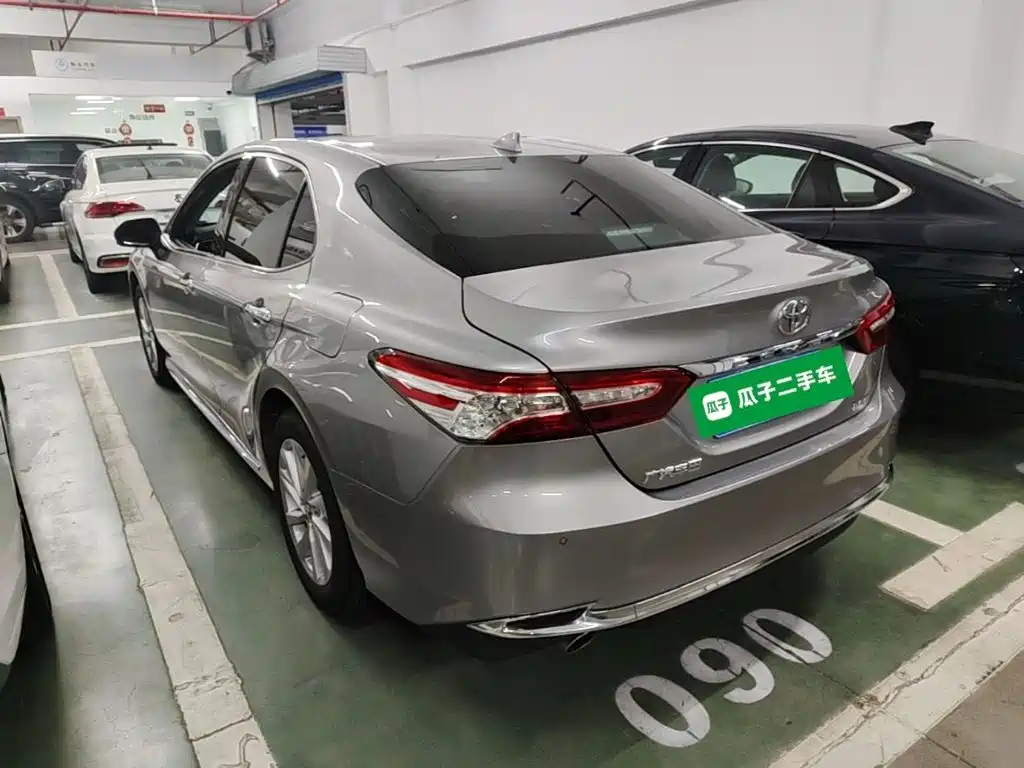 Toyota Camry — миниатюра 5