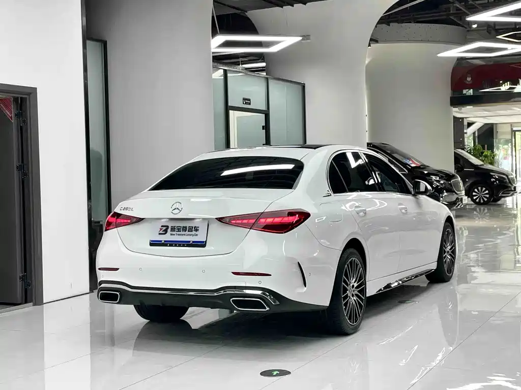 Mercedes-Benz C-Class — миниатюра 11