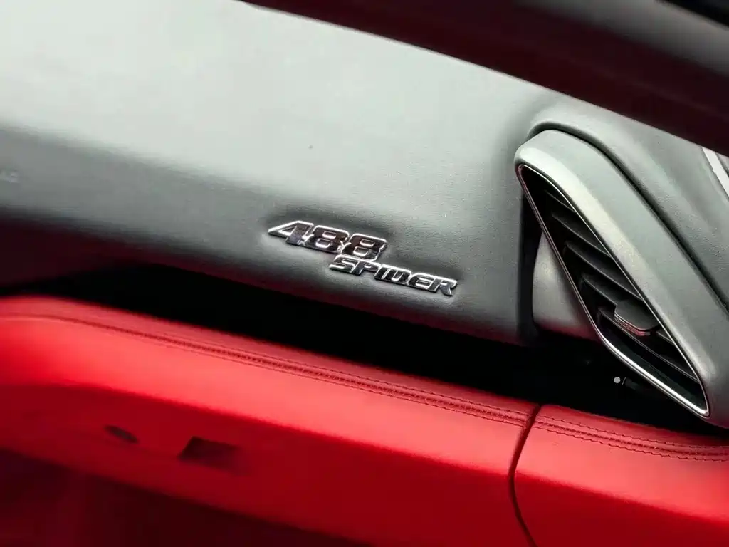 Ferrari 488 — миниатюра 6