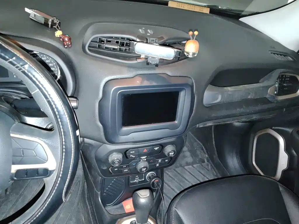 Jeep Renegade — миниатюра 9
