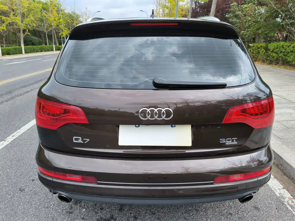 Audi Q7 — миниатюра 5