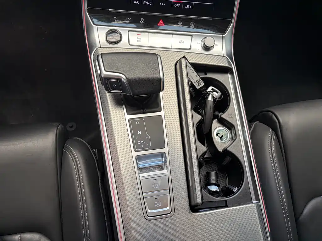 Audi A6L 2023 40 TFSI Luxury