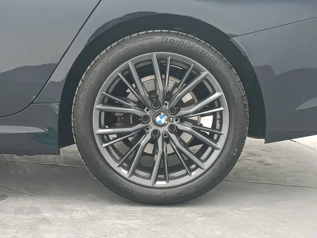 BMW 3 Series — миниатюра 11