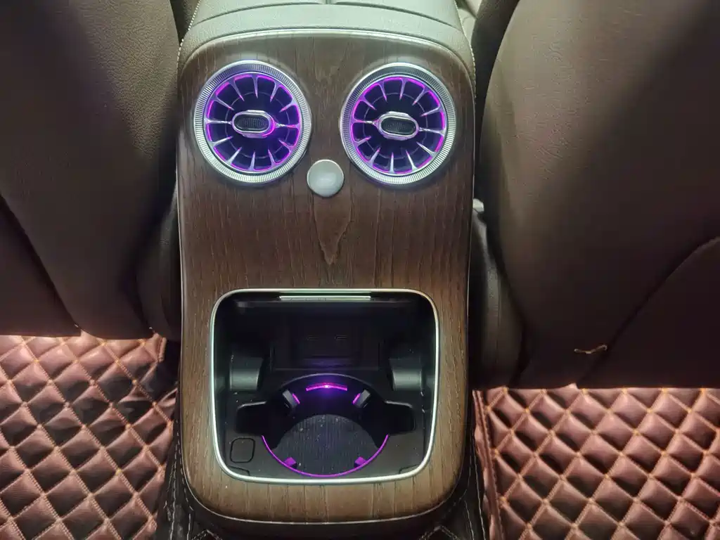 Mercedes-Benz E-Class — миниатюра 14
