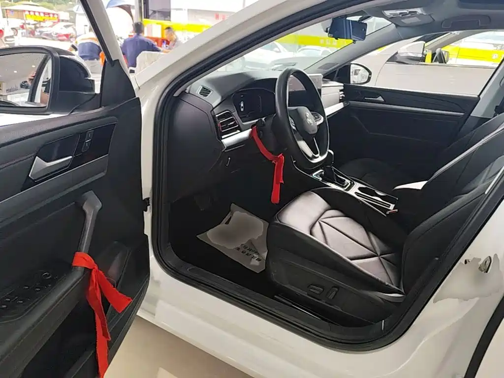 Volkswagen Lavida — миниатюра 16