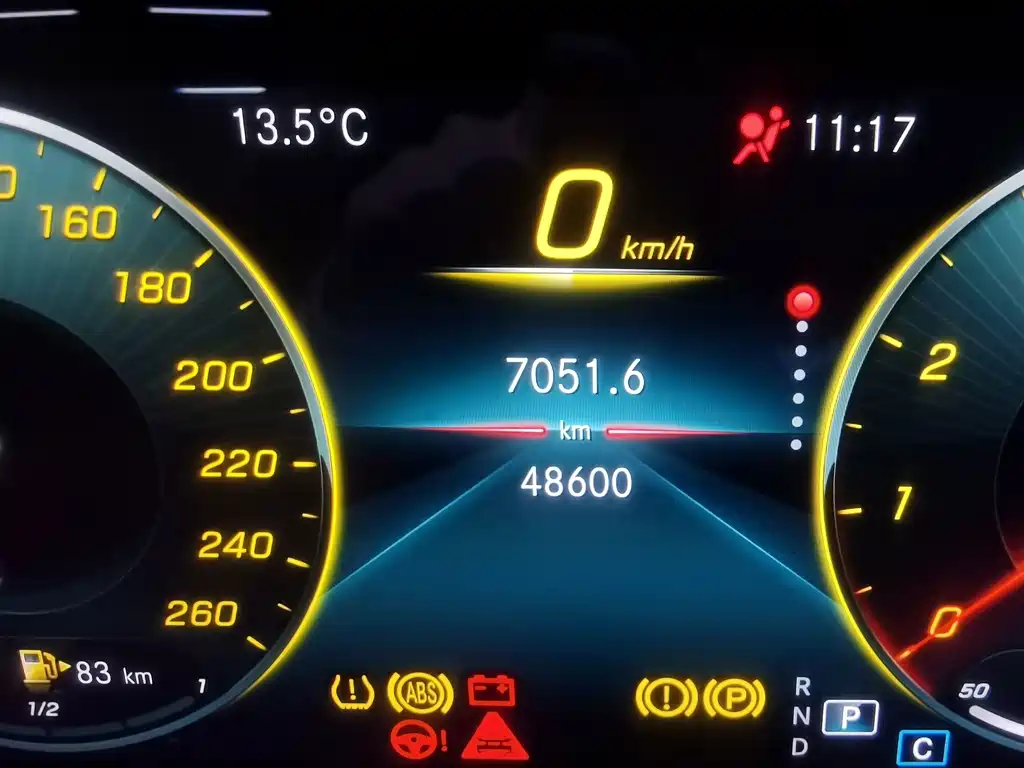 Mercedes-Benz E-Class — миниатюра 13