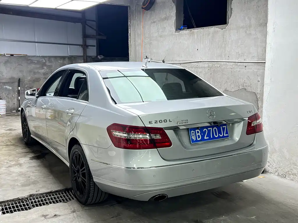 Mercedes-Benz E-Class — миниатюра 4
