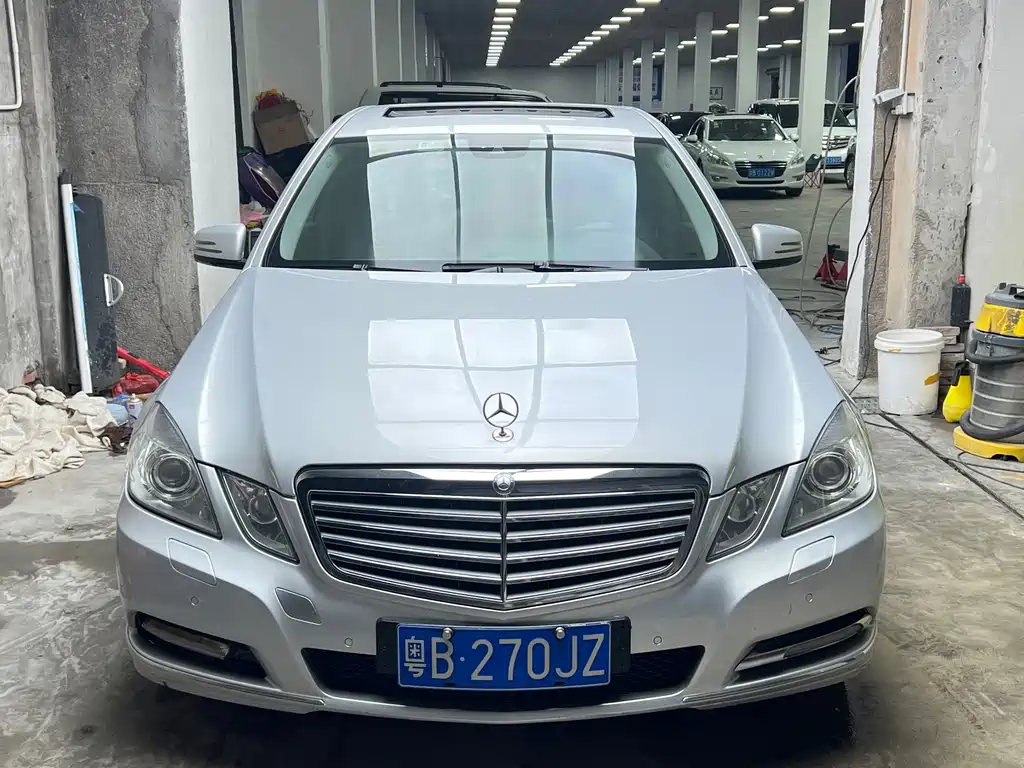 Mercedes-Benz E-Class — миниатюра 2