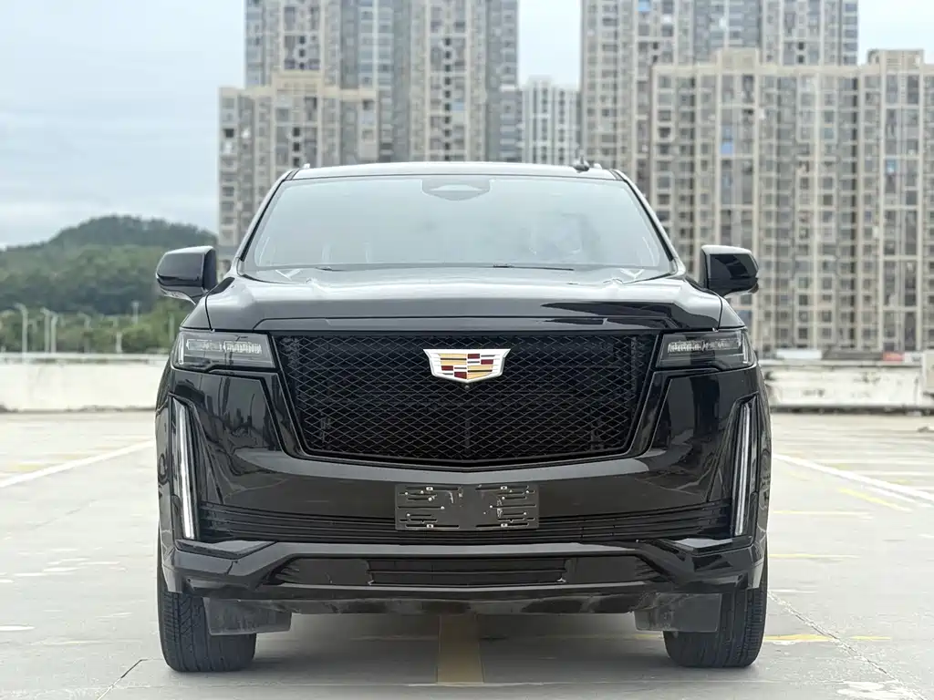 Cadillac Escalade — миниатюра 2