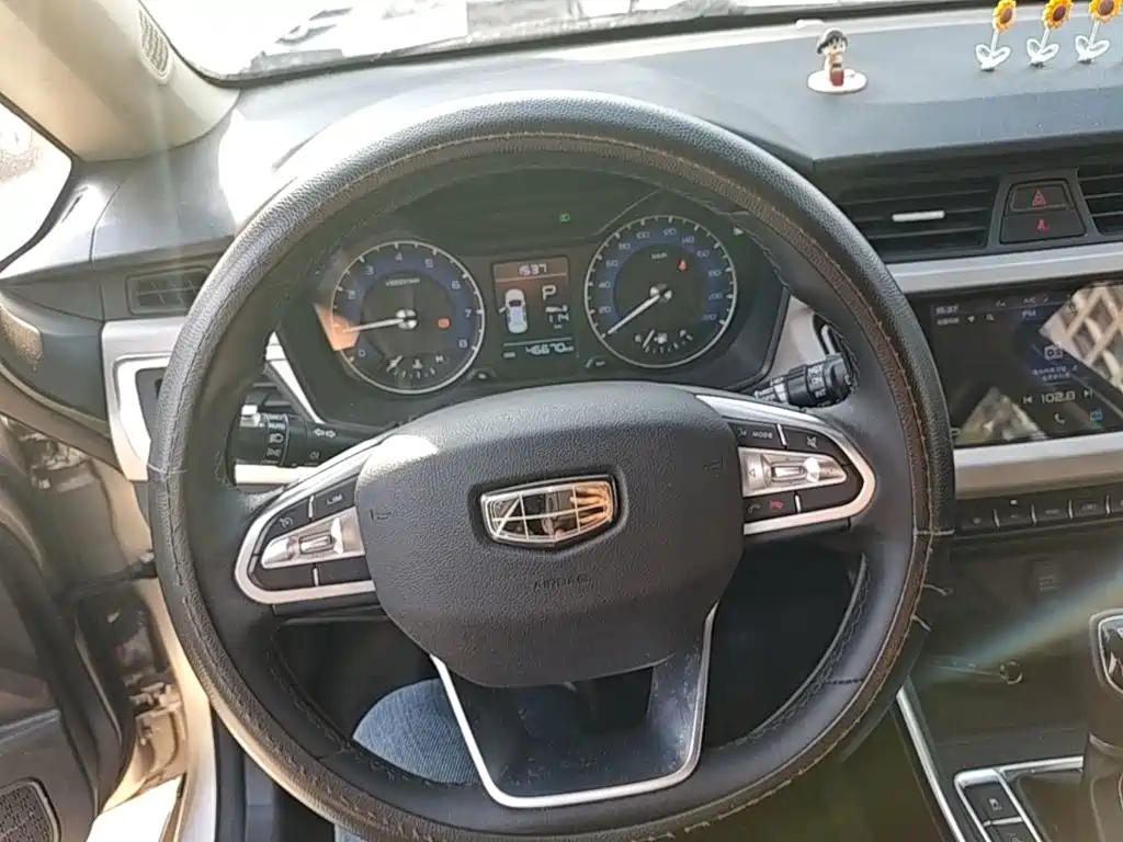 Geely Vision X3 — миниатюра 11