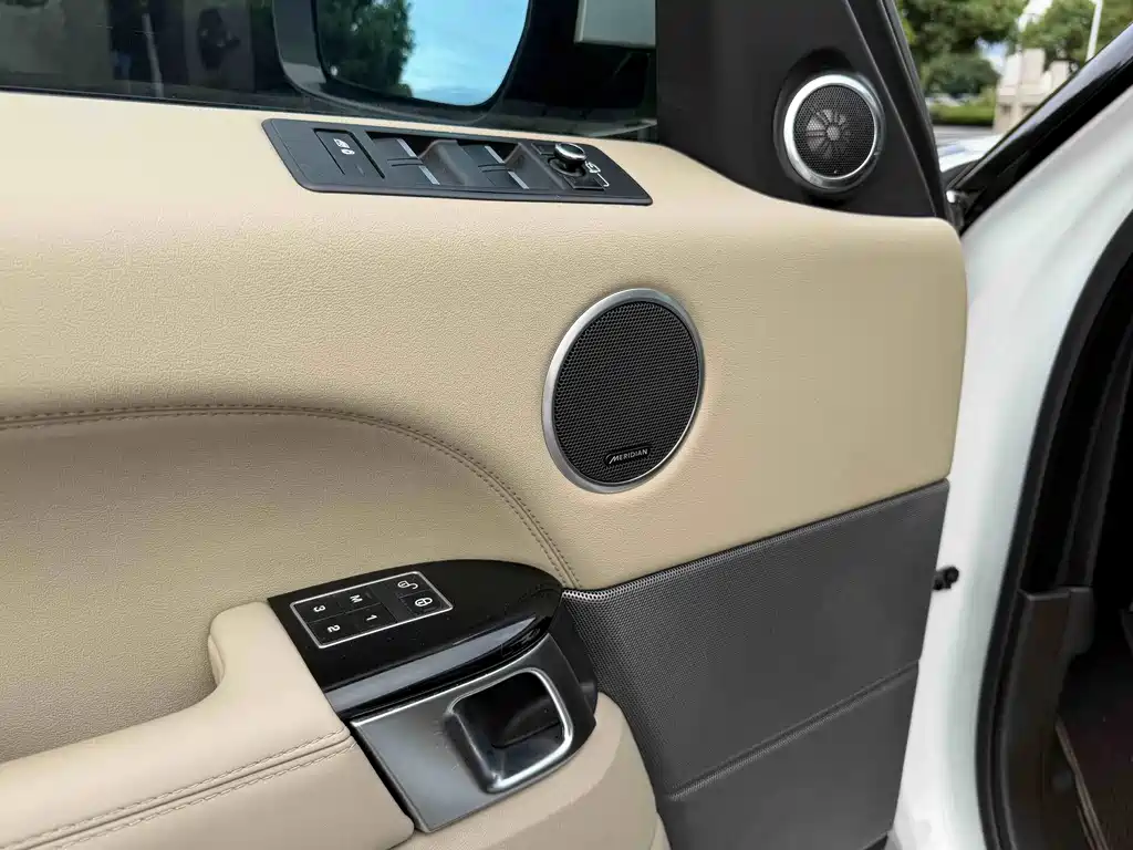 Land Rover Sport — миниатюра 16