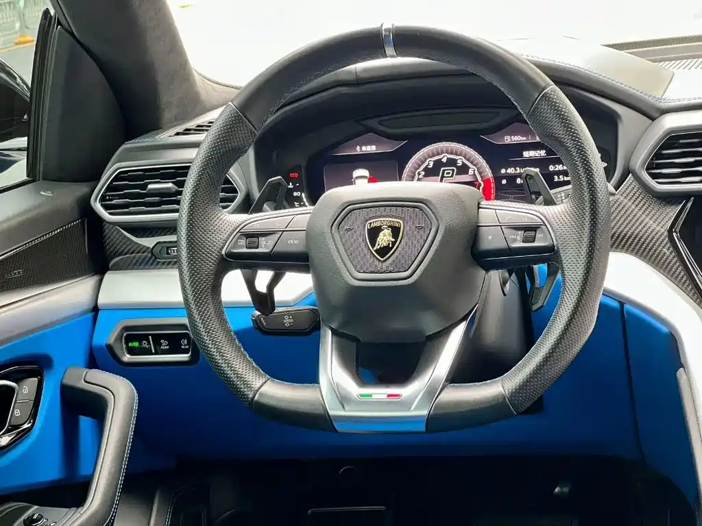 Lamborghini Urus — миниатюра 12