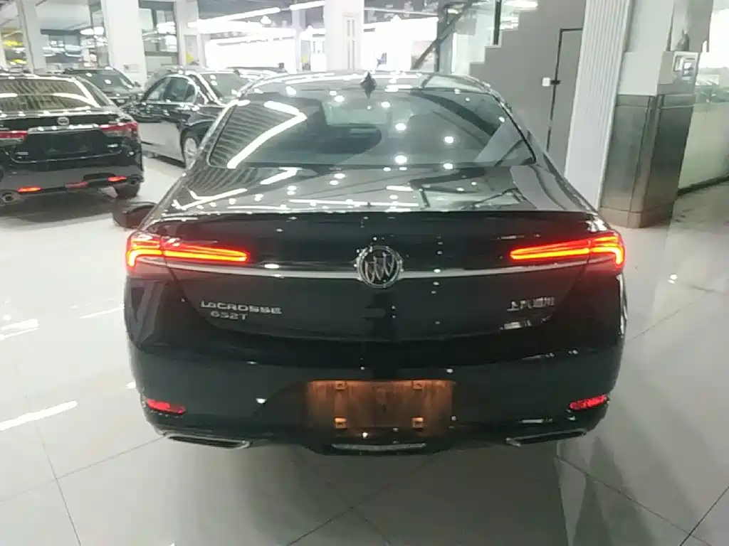 Buick LaCrosse — миниатюра 6