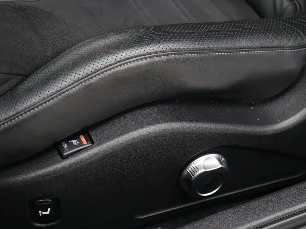 Nissan GT-R — миниатюра 5