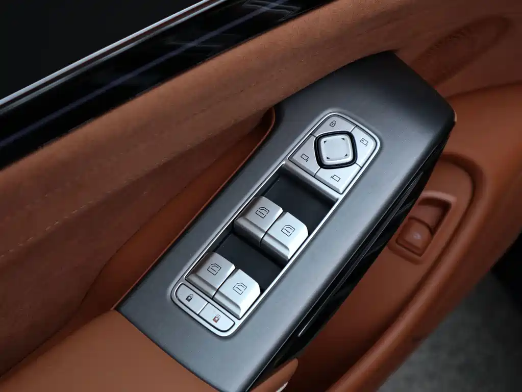 Hongqi Hongqi H9 — миниатюра 13