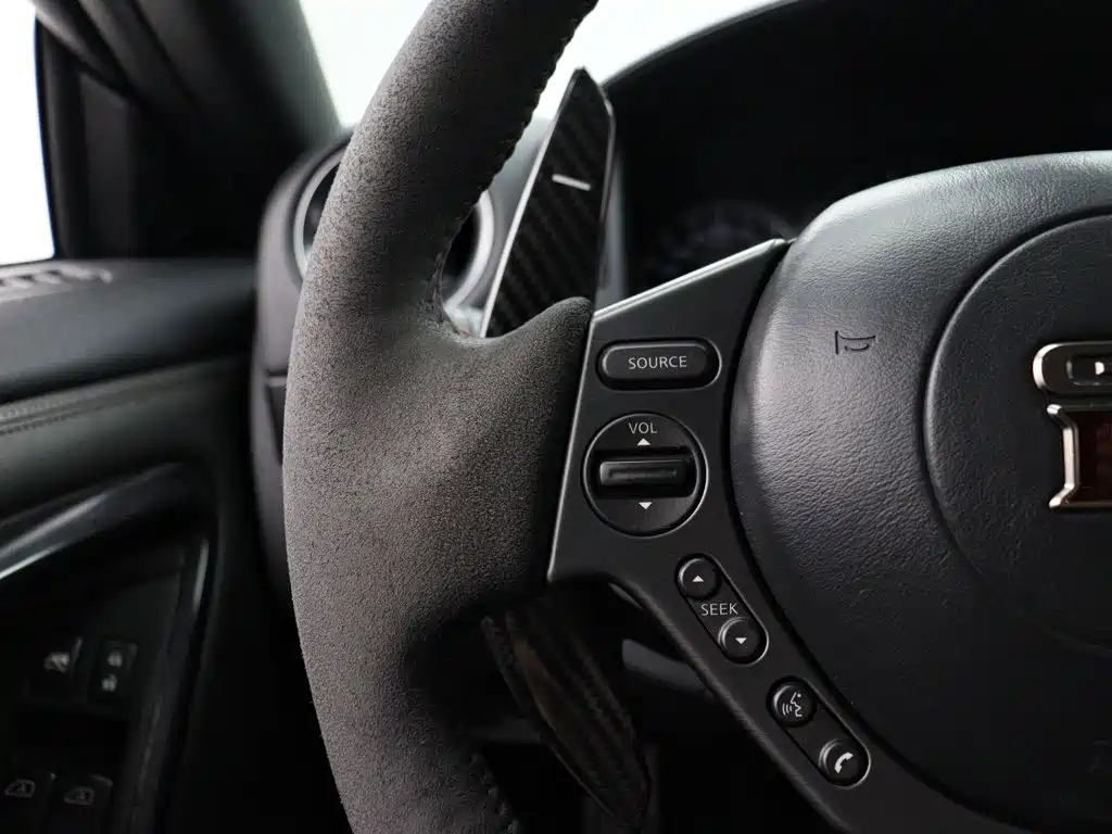 Nissan GT-R — миниатюра 22