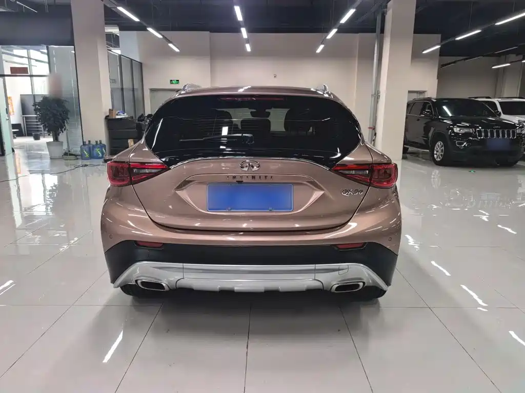 Infiniti QX30 — миниатюра 7
