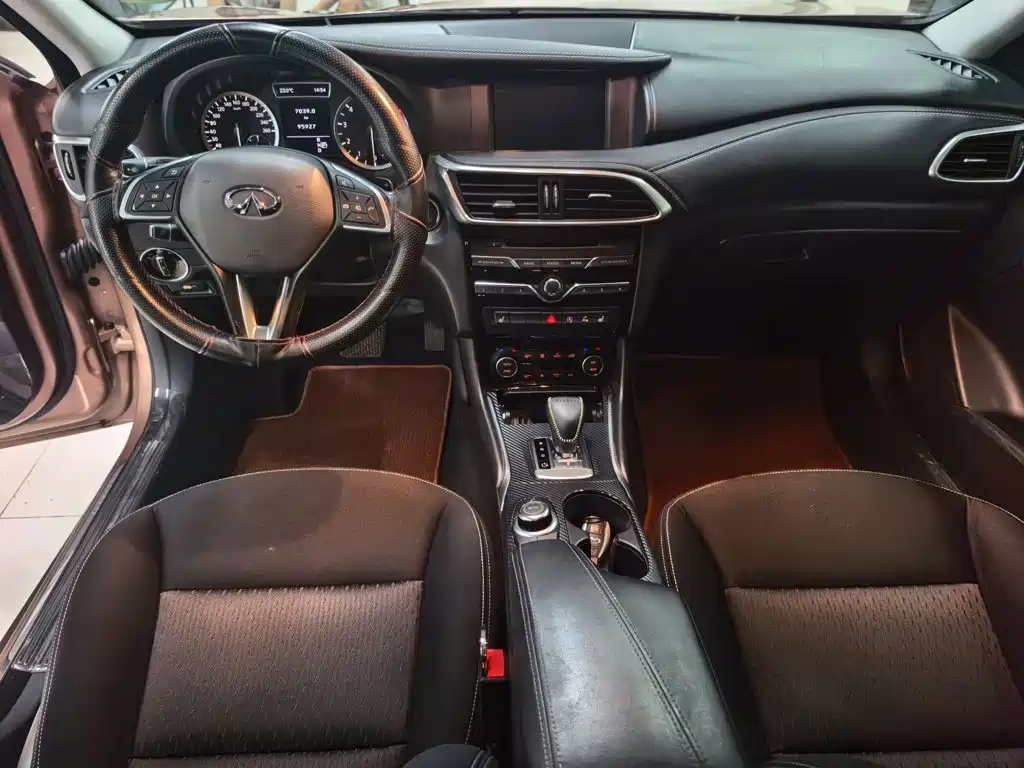 Infiniti QX30 — миниатюра 13