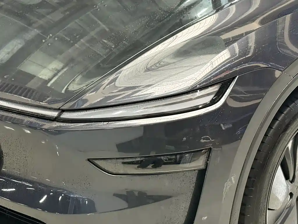 Tesla Model Y — миниатюра 13