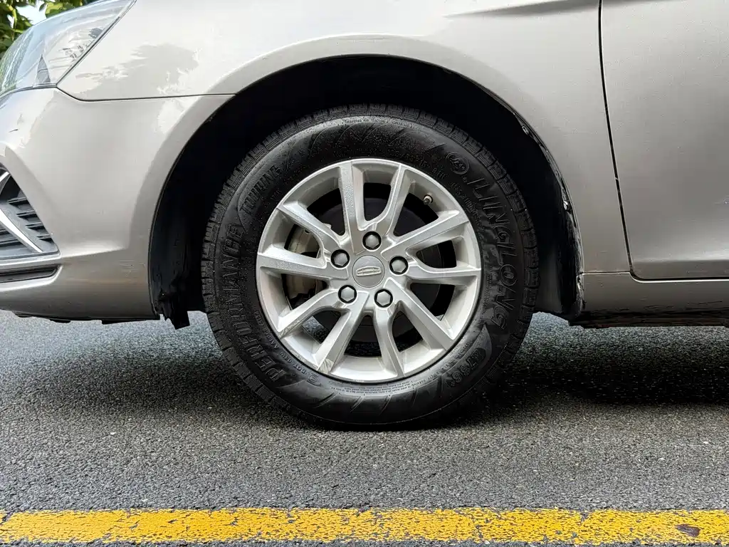 Geely Emgrand — миниатюра 18