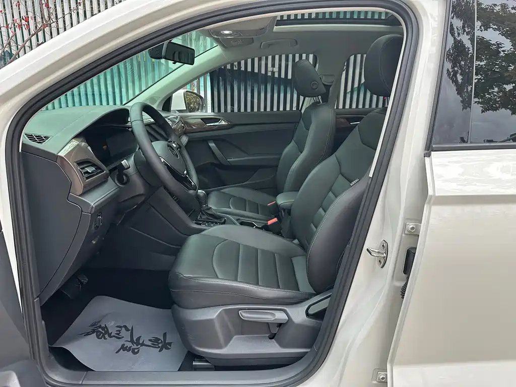 Volkswagen Tharu — миниатюра 4