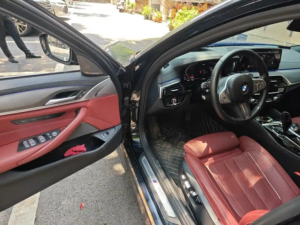 BMW 5 Series — миниатюра 14