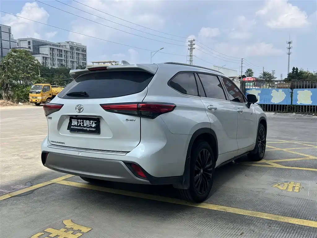 Toyota Highlander — миниатюра 9