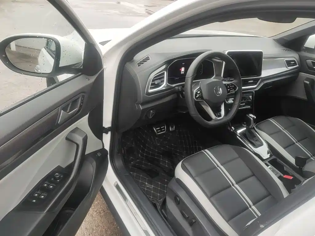 Volkswagen T-Roc — миниатюра 16