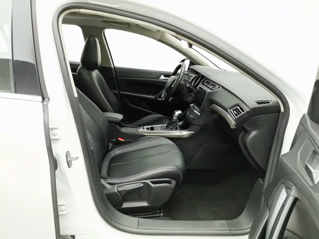 Peugeot 408 — миниатюра 23