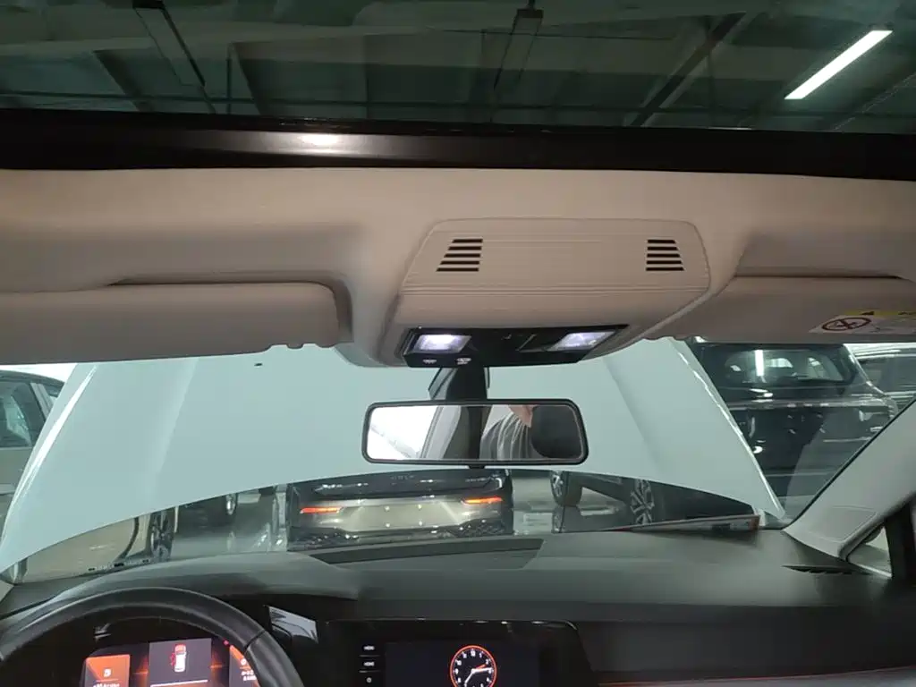 Volkswagen Golf — миниатюра 18