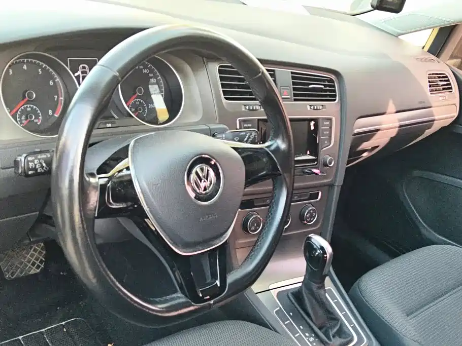 Volkswagen Golf — миниатюра 12