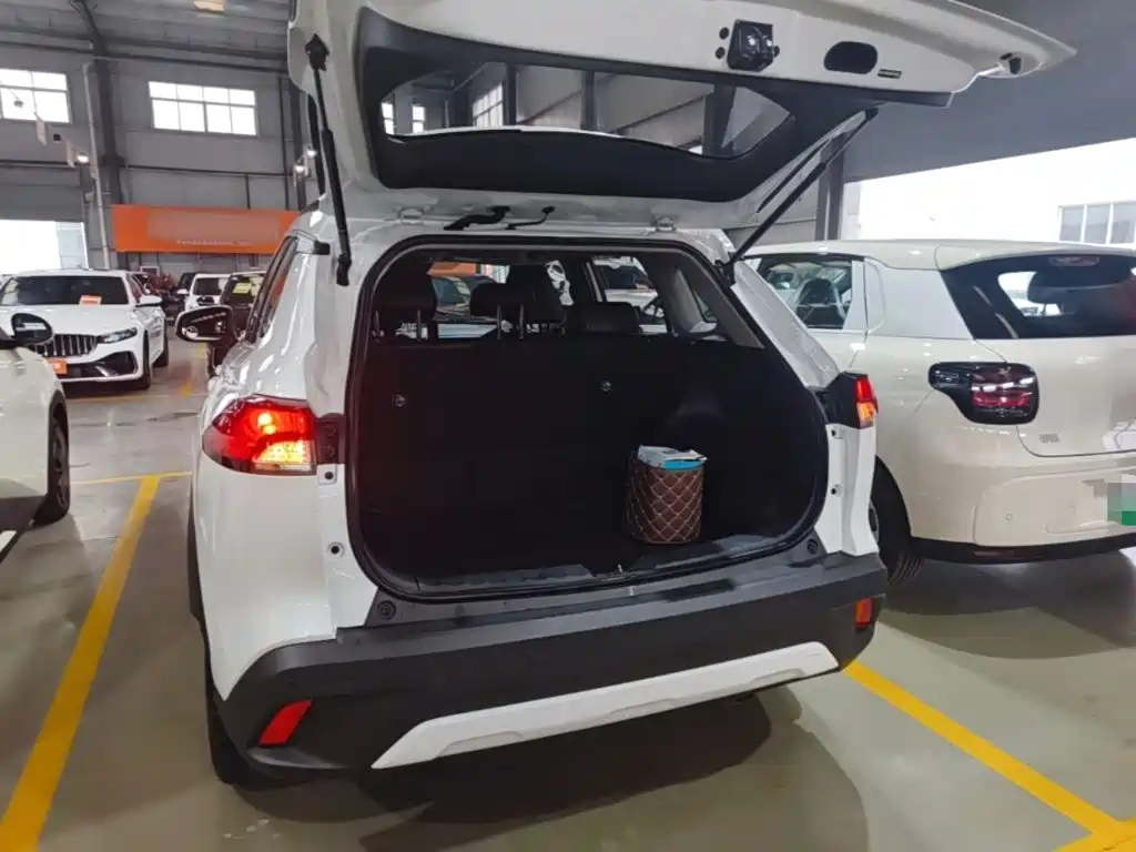 Toyota Corolla Cross — миниатюра 19