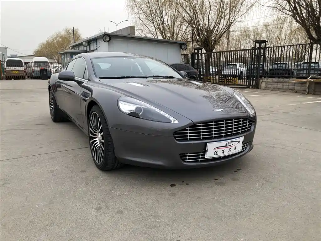 ASTON MARTIN RAPIDE