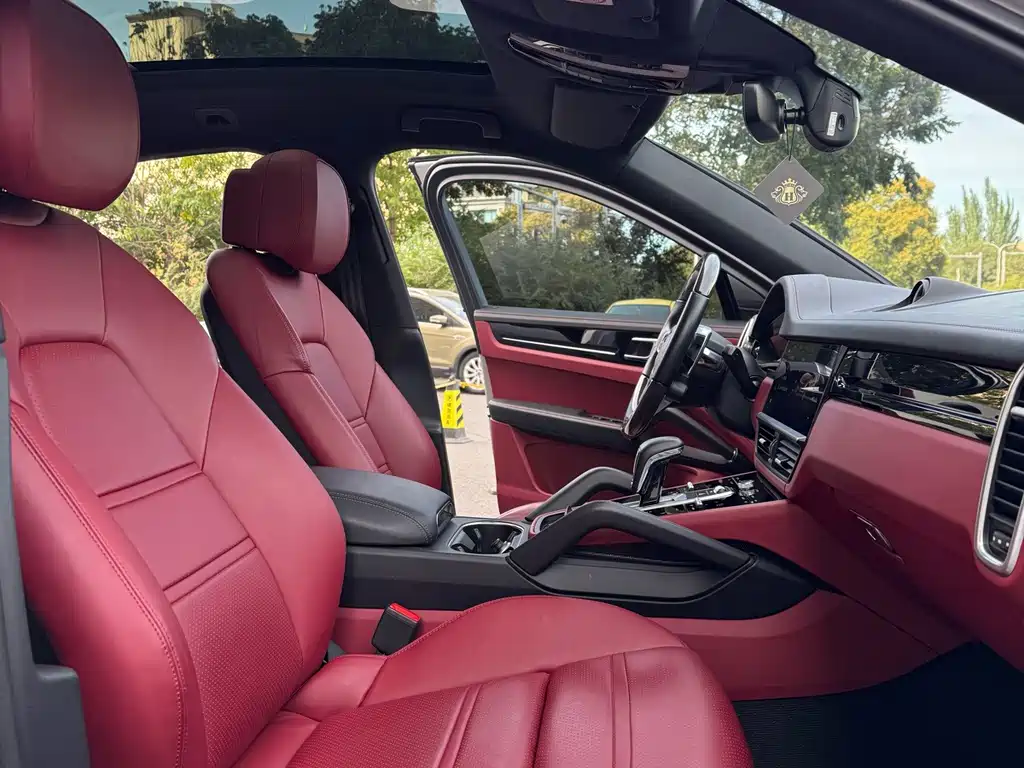 Porsche Cayenne — миниатюра 8