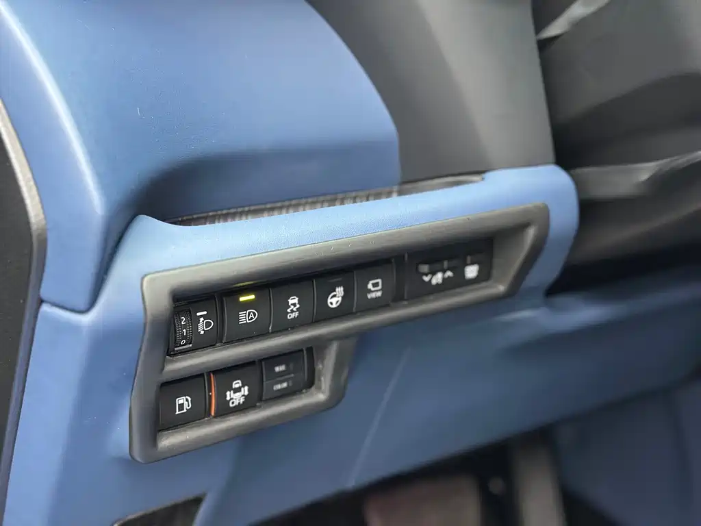 Toyota Granvia — миниатюра 17