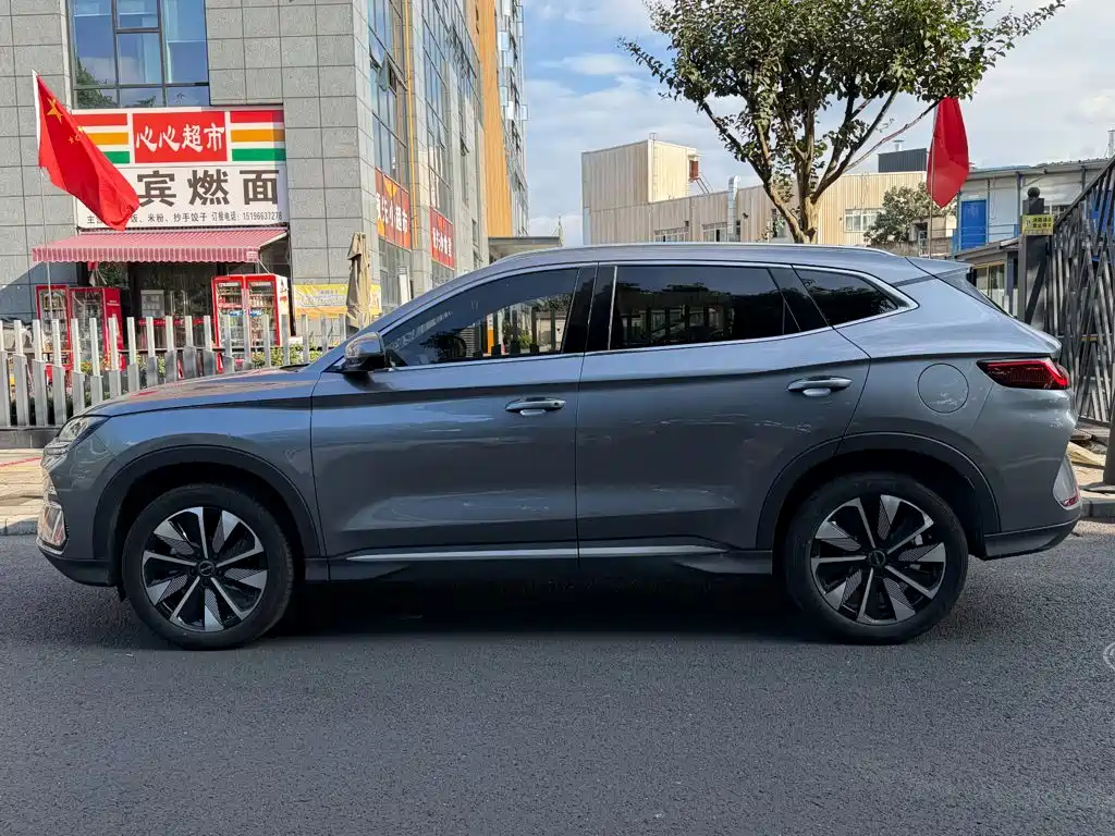 BYD PLUS New Energy — миниатюра 3