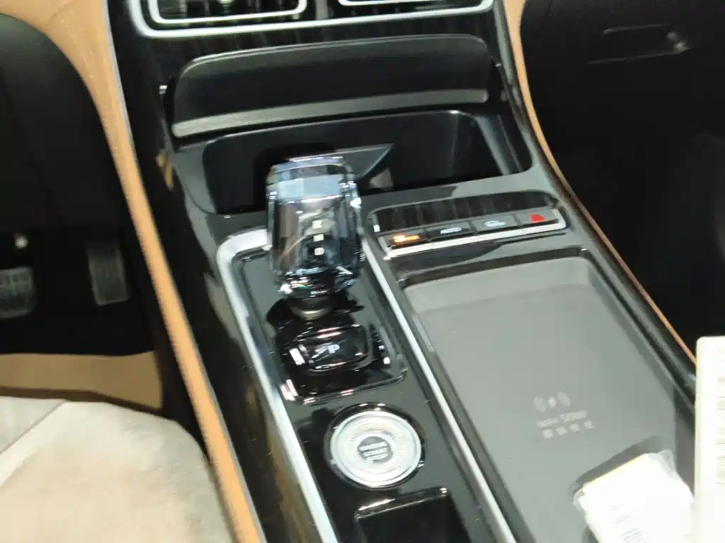 Geely Boyue L — миниатюра 14