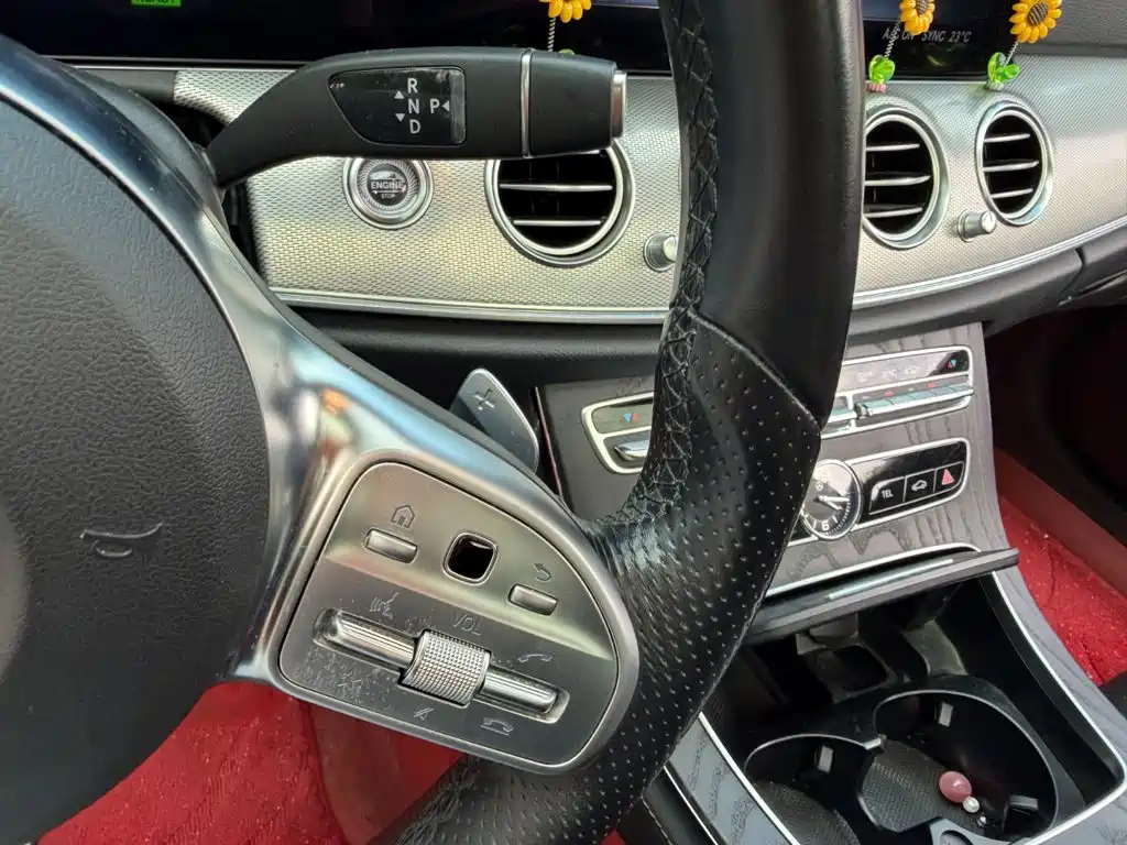 Mercedes-Benz E-Class (Import) — миниатюра 10