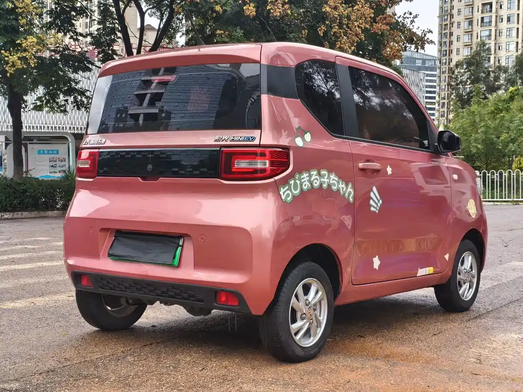 Wuling MINIEV — миниатюра 8