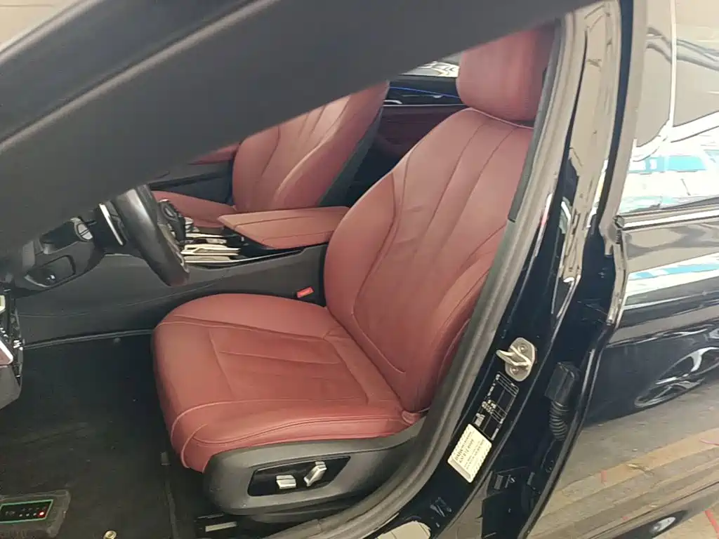 BMW 5 Series — миниатюра 15