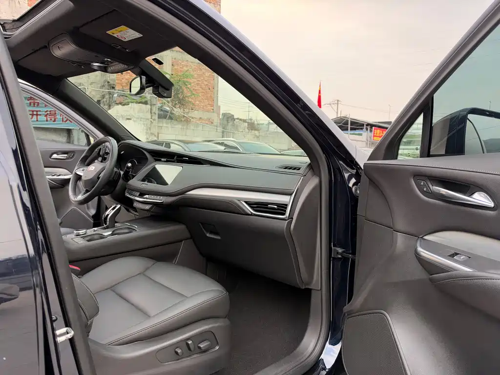 Cadillac XT4 — миниатюра 12
