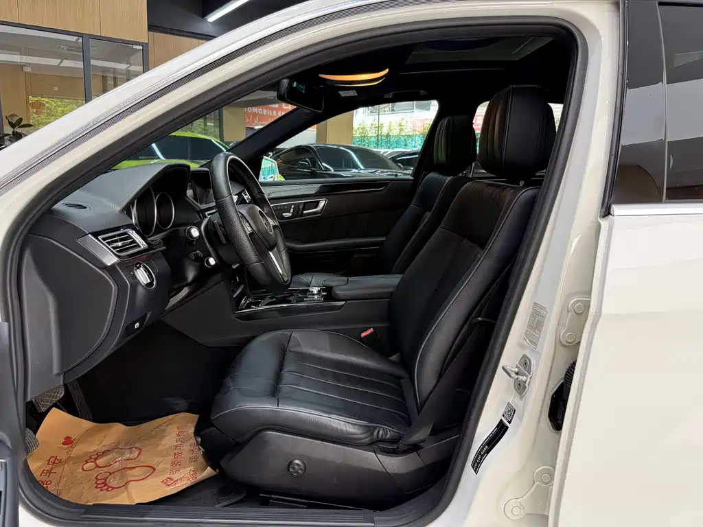 Mercedes-Benz E-Class — миниатюра 12