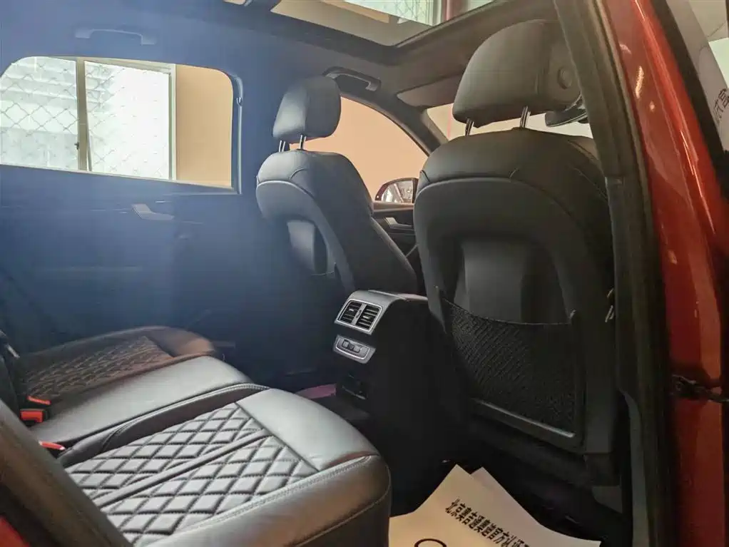 Audi Q5L Sportback — миниатюра 18