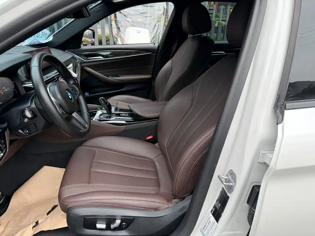 BMW 5 Series — миниатюра 8