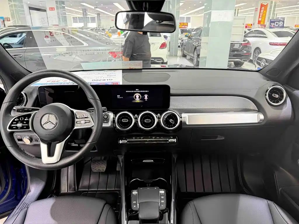Mercedes-Benz GLB — миниатюра 7