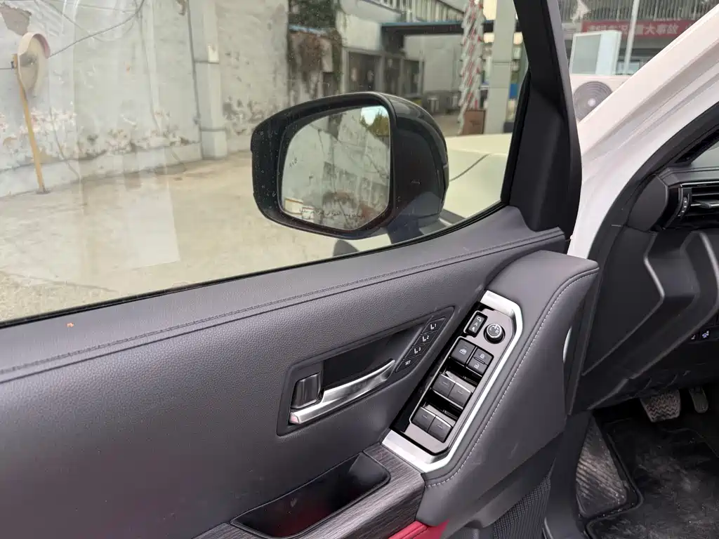 Toyota Land Cruiser — миниатюра 12