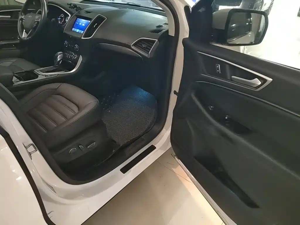 Ford Edge — миниатюра 9