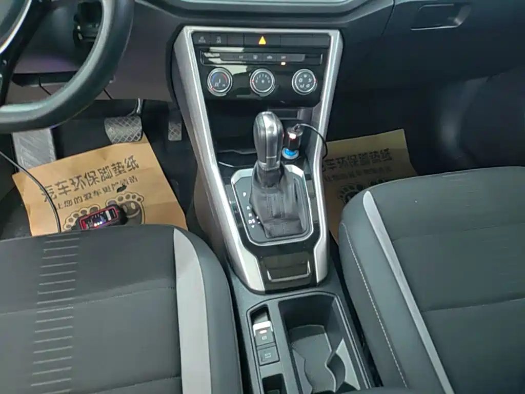 Volkswagen T-Roc — миниатюра 14